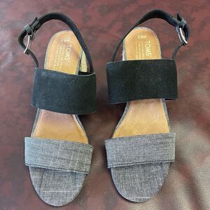 Toms black and gray block‎ heel shoes sandals rope wrap detail on heel, size 8.5